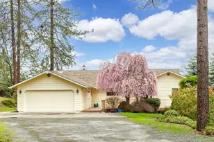 4280 Cloverlawn Dr, Grants Pass, OR 97527 - Photo 1