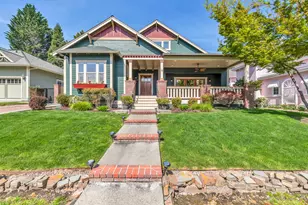 325 Jackson Creek Dr, Jacksonville, OR 97530 - Photo 1