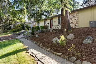 2406 Lyman Ave, Medford, OR 97504 - Photo 1