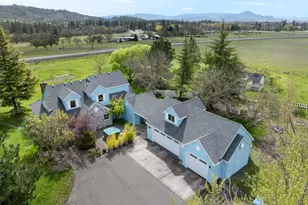 1001 Juliet St, White City, OR 97503 - Photo 1