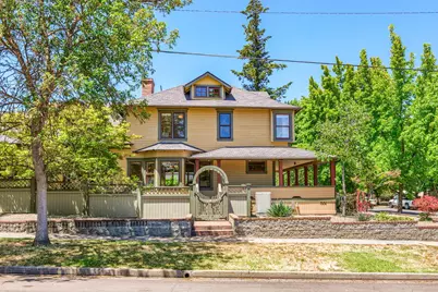 586 B Street, Ashland, OR 97520 - Photo 1