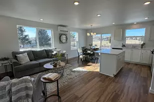 713 NE McCampbell St, Madras, OR 97741 - Photo 1