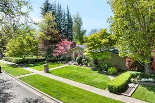 109 Kensington, Medford, OR 97504 - Photo 1