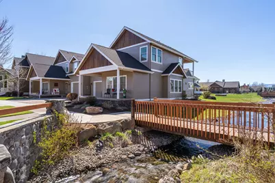 617 W Jefferson Avenue, Sisters, OR 97759 - Photo 1