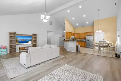 1049 Worchester Drive, Medford, OR 97501 - Photo 1