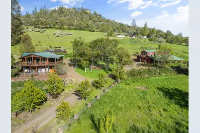 15050 Hwy 62, Eagle Point, OR 97524 - Photo 1