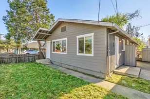 22 Elm St, Medford, OR 97501 - Photo 1