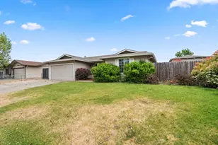 2880 Terrmont Loop, White City, OR 97503 - Photo 1