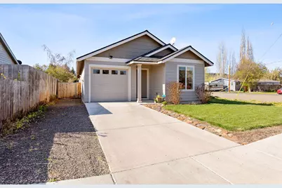 902 SE 3rd Street, Prineville, OR 97754 - Photo 1