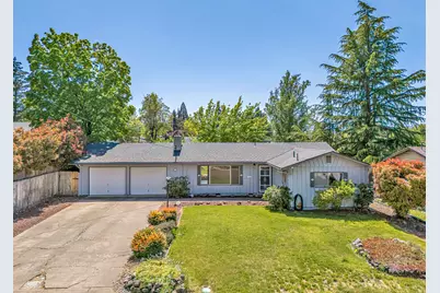 204 Princess Way, Central Point, OR 97502 - Photo 1