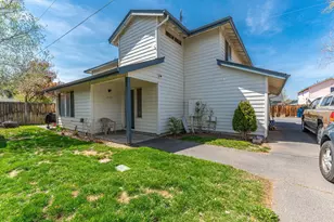 2933 SW 23rd St, Redmond, OR 97756 - Photo 1