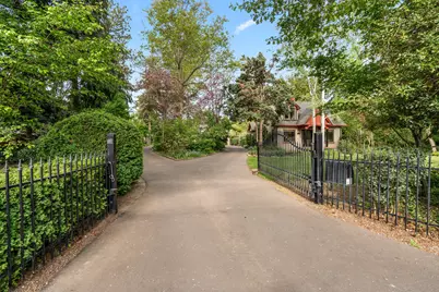 122 Janney Lane, Medford, OR 97501 - Photo 1