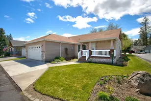 1085 W Collier Glacier Dr, Sisters, OR 97759 - Photo 1