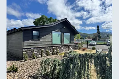 414 NE E Street, Grants Pass, OR 97526 - Photo 1