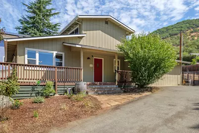 1165 NE Beacon Drive, Grants Pass, OR 97526 - Photo 1