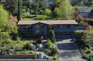 1924 Mohawk St, Ashland, OR 97520 - Photo 1