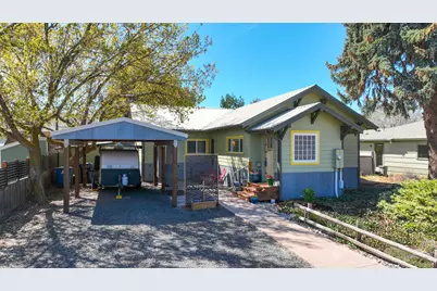 124 NW Dogwood Avenue, Redmond, OR 97756 - Photo 1