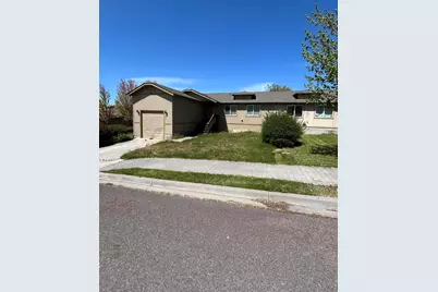 400 SE Carmen Way, Madras, OR 97741 - Photo 1