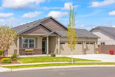 855 NW 26th Way, Redmond, OR 97756 - Photo 1