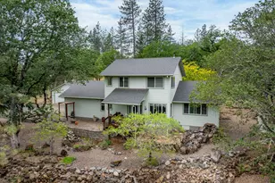 200 Rene Dr, Shady Cove, OR 97539 - Photo 1