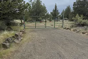 11805 SW Squaw Flat Rd, Culver, OR 97734 - Photo 1