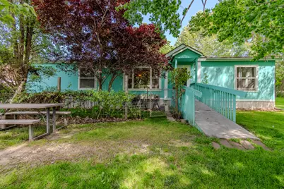 5912 Shady Brook Drive, Central Point, OR 97502 - Photo 1