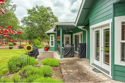 592 Kaneeta Lane, Grants Pass, OR 97526 - Photo 1