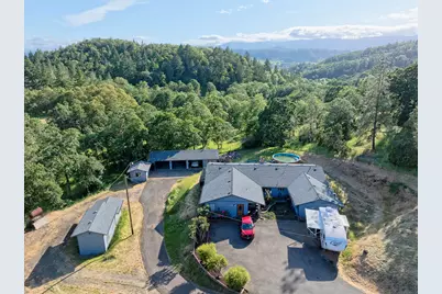 981 Oakview Drive, Roseburg, OR 97471 - Photo 1