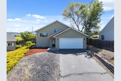 2330 James Martin Court, Klamath Falls, OR 97601 - Photo 1