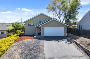 2330 James Martin Ct, Klamath Falls, OR 97601 - Photo 1