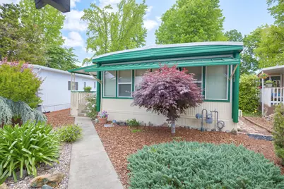 213 Kingsbury Drive, Grants Pass, OR 97526 - Photo 1