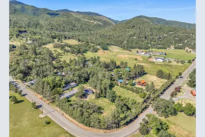 6200 Dark Hollow Road, Medford, OR 97501 - Photo 1