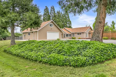 3066 Redwood Avenue, Grants Pass, OR 97527 - Photo 1