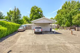 410 Willamette Ave, Medford, OR 97504 - Photo 1