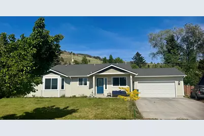 917 Carlson Drive, Klamath Falls, OR 97603 - Photo 1