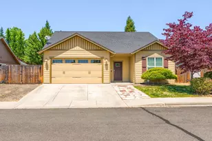 707 Sweethome Pl, Medford, OR 97504 - Photo 1