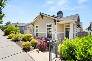 3844 Calle Vista Dr, Medford, OR 97504 - Photo 1