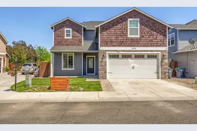 1078 Cathedral Way, Central Point, OR 97502 - Photo 1