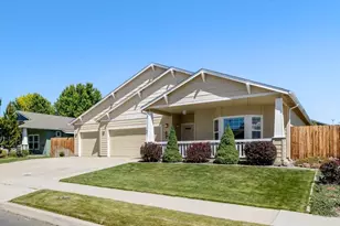 853 NE Cobblestone Ct, Prineville, OR 97754 - Photo 1