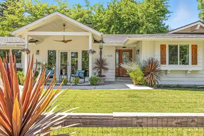 535 N Oregon Street, Jacksonville, OR 97530 - Photo 1