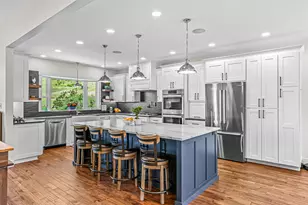 141 Sorrento Ln, Medford, OR 97504 - Photo 1