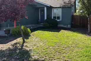968 SE Kierra Pl, Madras, OR 97741 - Photo 1
