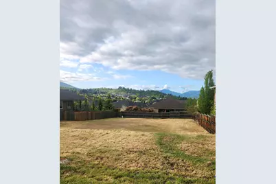 4374 Vista Pointe Drive, Medford, OR 97504 - Photo 1