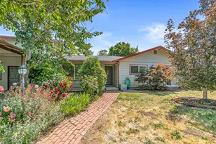 2615 Glory C Rd, Medford, OR 97501 - Photo 1