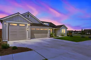 3639 NE Desert Juniper Ln, Bend, OR 97701 - Photo 1