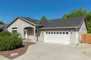 1706 Blue Moon Ln, Grants Pass, OR 97527 - Photo 1