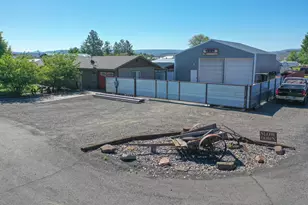 722 Reata Rd, Prineville, OR 97754 - Photo 1