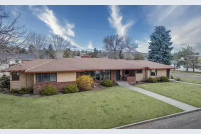 640 NE B Street, Madras, OR 97741 - Photo 1