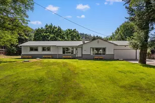 896 W Evans Creek Rd, Rogue River, OR 97537 - Photo 1