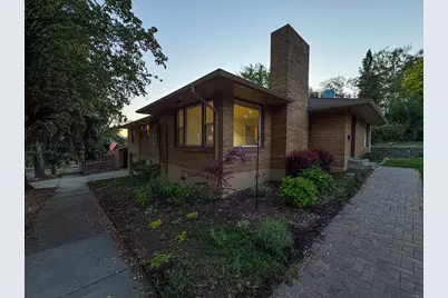 800 Pacific Terrace, Klamath Falls, OR 97601 - Photo 1